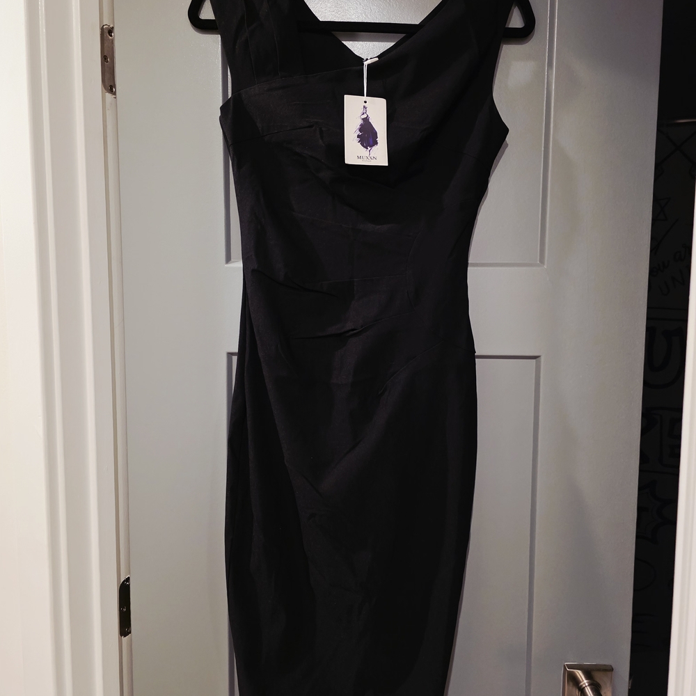 Chic Black Strapless Dress